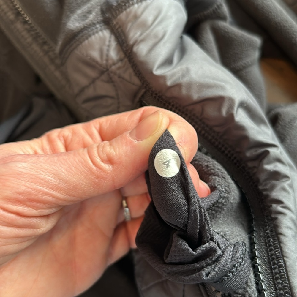 Lululemon Fleecy Keen Jacket Black Size 4 Fleece Activewear Outerwear Workout - Picture 11 of 11